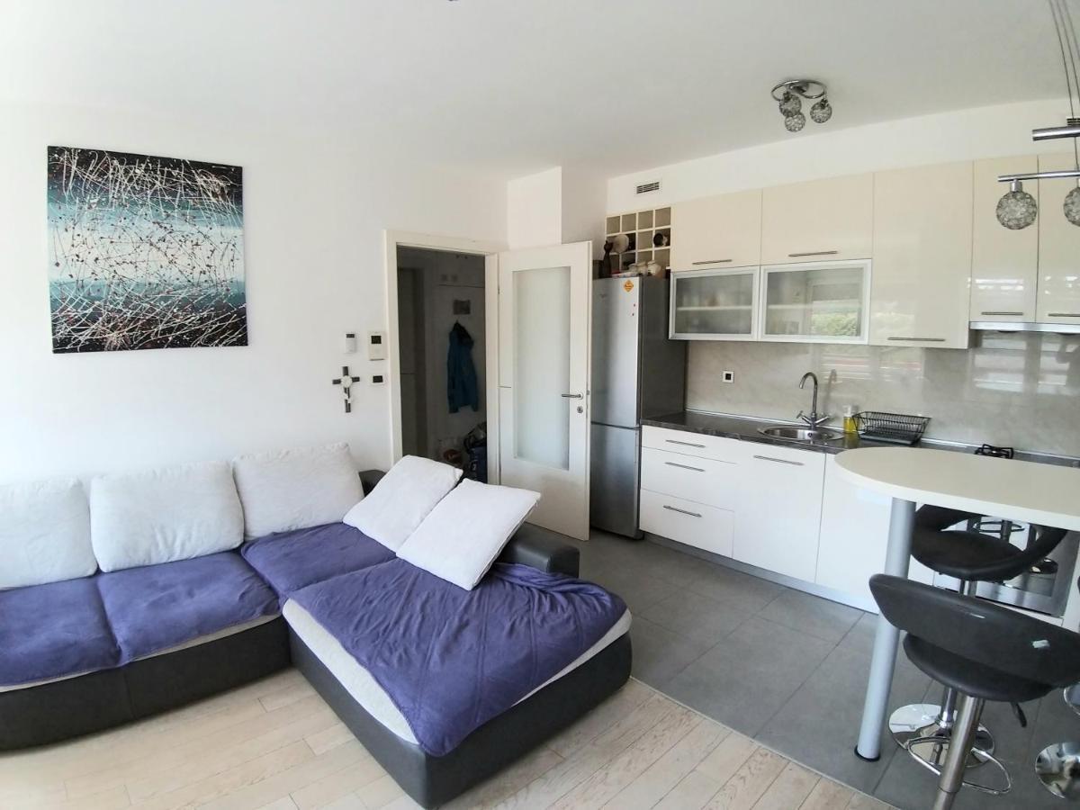Theos Atelier Self Check In Apartment W Free Private Parking 자그레브 외부 사진