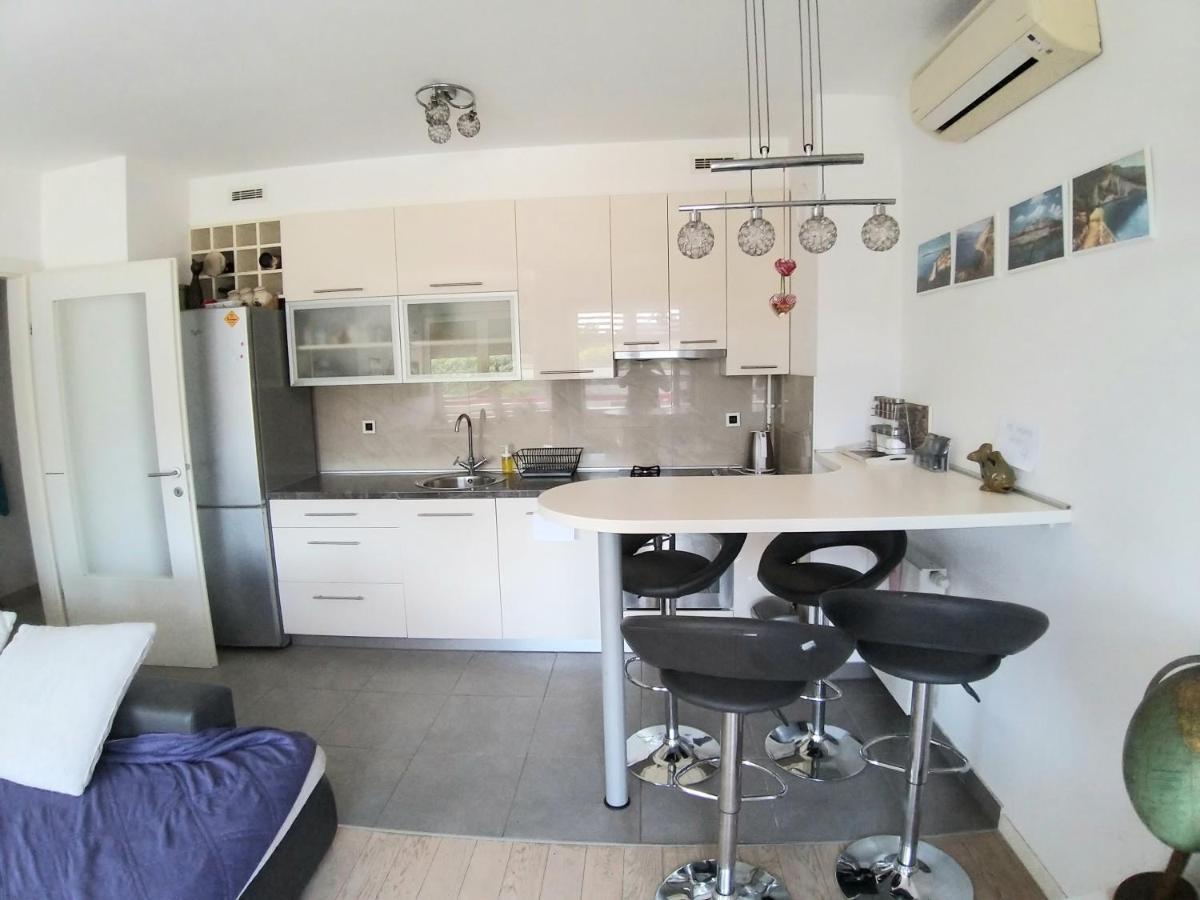 Theos Atelier Self Check In Apartment W Free Private Parking 자그레브 외부 사진